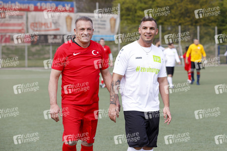 Charity Fußball-Länderspiel in Duisburg