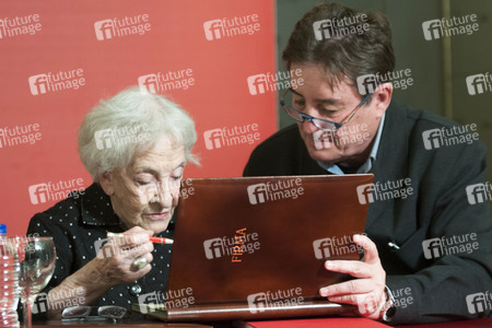 Ida Vitale im Instituto Cervantes in Madrid