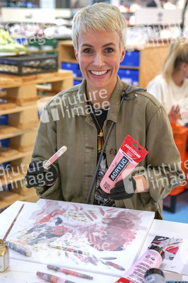 Pop-up Shop Opening 'Be Active' in Köln