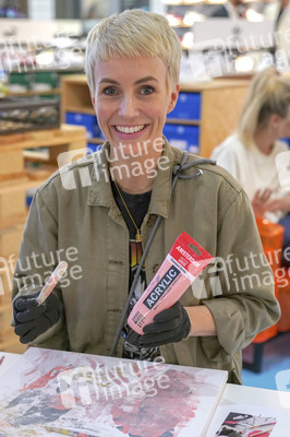 Pop-up Shop Opening 'Be Active' in Köln