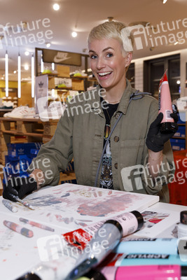 Pop-up Shop Opening 'Be Active' in Köln