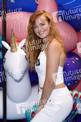 Pop-up Shop Opening 'Be Active' in Köln