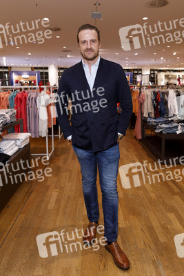 Pop-up Shop Opening 'Be Active' in Köln