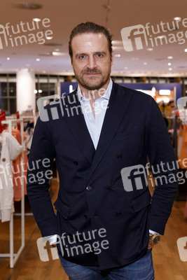 Pop-up Shop Opening 'Be Active' in Köln