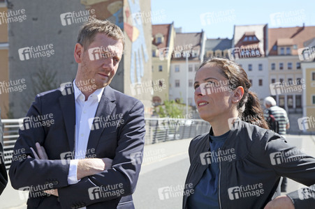 Enthüllung der Graffiti-Kunstwerke von MadC in Görlitz