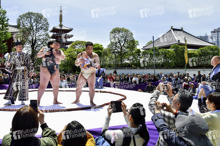 Nakizumo Fest in Tokio