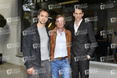 Kick-off Europa-Aktion #MEGA von Place To B in Berlin