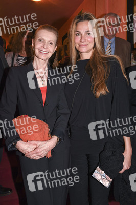 Theaterpremiere 'Sommerabend' in München