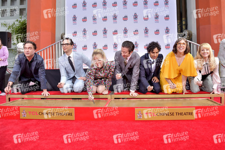 Handprints Ceremony mit dem 'The Big Bang Theory' Cast in Los Angeles
