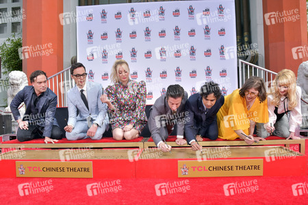 Handprints Ceremony mit dem 'The Big Bang Theory' Cast in Los Angeles