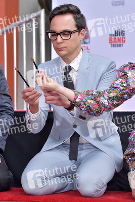 Handprints Ceremony mit dem 'The Big Bang Theory' Cast in Los Angeles