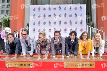 Handprints Ceremony mit dem 'The Big Bang Theory' Cast in Los Angeles