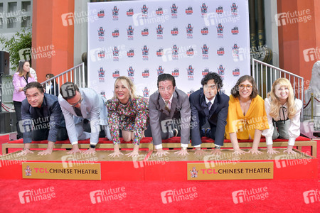 Handprints Ceremony mit dem 'The Big Bang Theory' Cast in Los Angeles