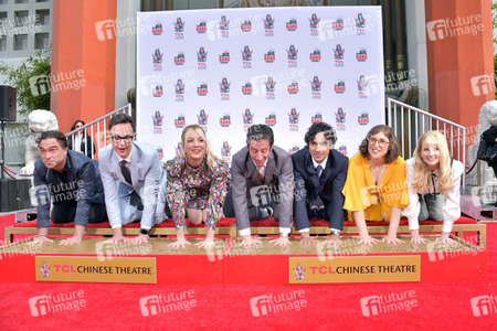 Handprints Ceremony mit dem 'The Big Bang Theory' Cast in Los Angeles
