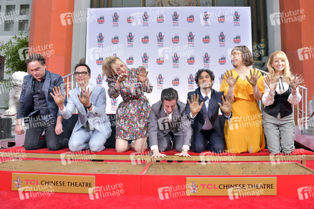 Handprints Ceremony mit dem 'The Big Bang Theory' Cast in Los Angeles
