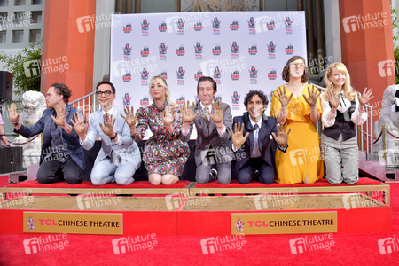 Handprints Ceremony mit dem 'The Big Bang Theory' Cast in Los Angeles