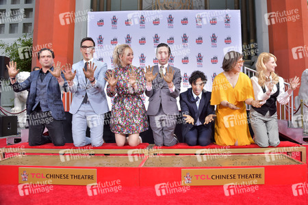 Handprints Ceremony mit dem 'The Big Bang Theory' Cast in Los Angeles