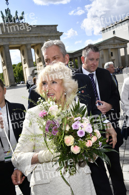 Prinz Charles und Camilla am Brandenburger Tor in Berlin