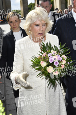 Prinz Charles und Camilla am Brandenburger Tor in Berlin