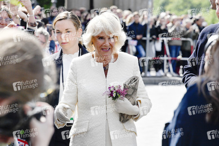 Prinz Charles und Camilla am Brandenburger Tor in Berlin