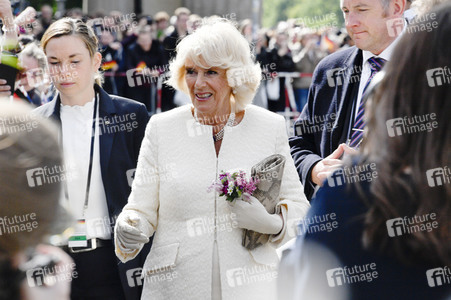 Prinz Charles und Camilla am Brandenburger Tor in Berlin
