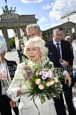 Prinz Charles und Camilla am Brandenburger Tor in Berlin