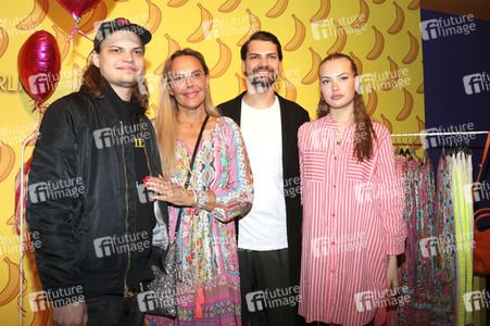 Natascha Ochsenknecht präsentiert ihre Modekollektion in Berlin