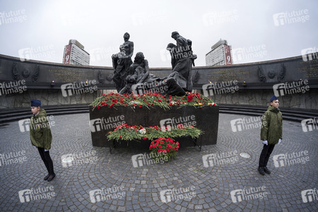 Gedenken an die Opfer der Leningrader Blockade in St. Petersburg