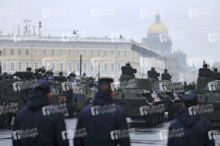 Generalprobe der Militärparade in St. Petersburg