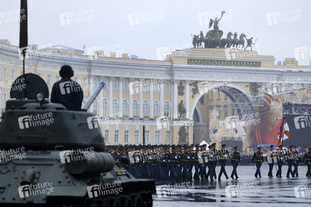 Generalprobe der Militärparade in St. Petersburg