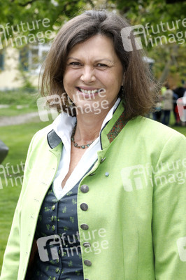 Prinz Charles und Herzogin Camilla besuchen einen Bio-Bauernhof in Glonn