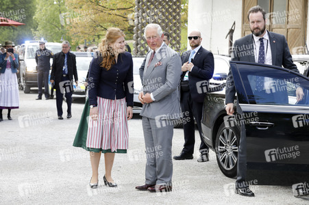 Prinz Charles und Herzogin Camilla besuchen einen Bio-Bauernhof in Glonn