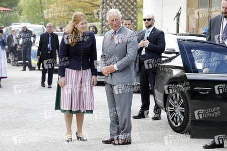 Prinz Charles und Herzogin Camilla besuchen einen Bio-Bauernhof in Glonn