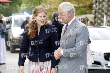 Prinz Charles und Herzogin Camilla besuchen einen Bio-Bauernhof in Glonn