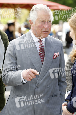 Prinz Charles und Herzogin Camilla besuchen einen Bio-Bauernhof in Glonn