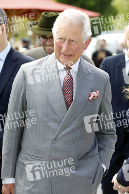 Prinz Charles und Herzogin Camilla besuchen einen Bio-Bauernhof in Glonn
