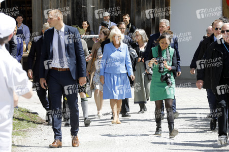 Prinz Charles und Herzogin Camilla besuchen einen Bio-Bauernhof in Glonn