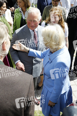 Prinz Charles und Herzogin Camilla besuchen einen Bio-Bauernhof in Glonn