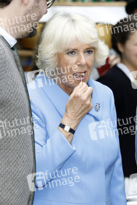 Prinz Charles und Herzogin Camilla besuchen einen Bio-Bauernhof in Glonn