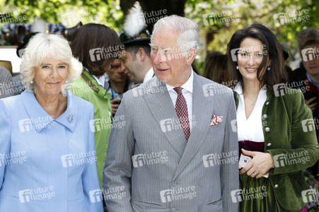Prinz Charles und Herzogin Camilla besuchen einen Bio-Bauernhof in Glonn