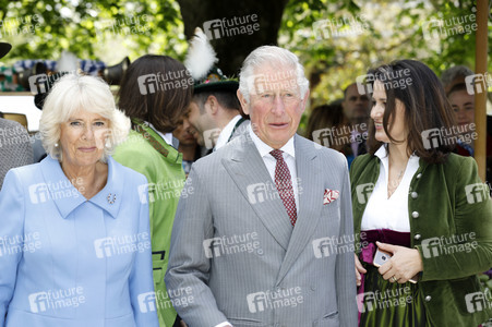 Prinz Charles und Herzogin Camilla besuchen einen Bio-Bauernhof in Glonn