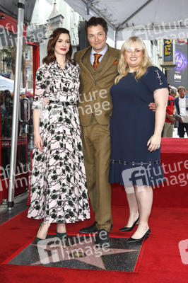 Anne Hathaway erhält einen Stern auf dem Hollywood Walk of Fame in Los Angeles