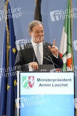 Verleihung der Landesverdienstorden NRW in Düsseldorf