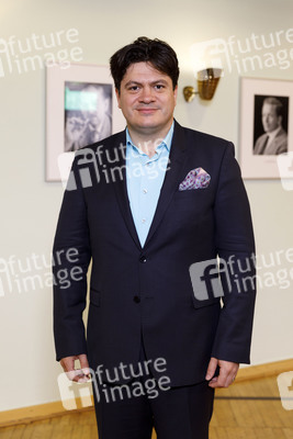 Fototermin mit Cristian Macelaru in Köln