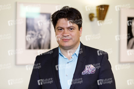 Fototermin mit Cristian Macelaru in Köln