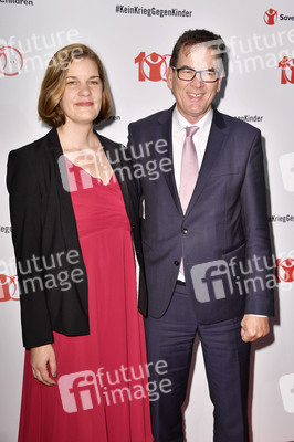 Festakt 100 Jahre Save the Children in Berlin