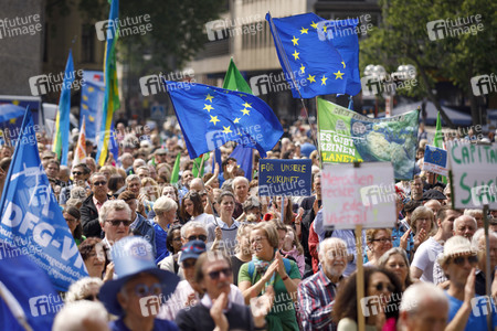 Demonstration 'Ein Europa für alle - Deine Stimme gegen den Nationalismus' in Köln