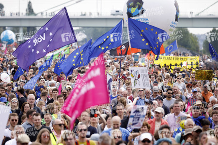 Demonstration 'Ein Europa für alle - Deine Stimme gegen den Nationalismus' in Köln