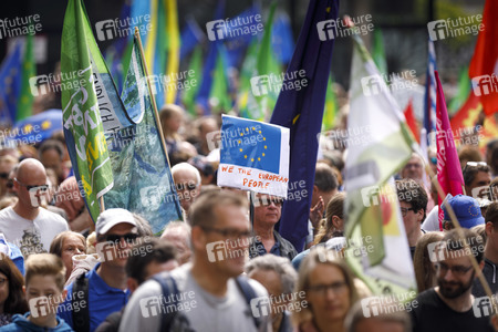 Demonstration 'Ein Europa für alle - Deine Stimme gegen den Nationalismus' in Köln