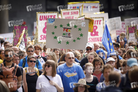 Demonstration 'Ein Europa für alle - Deine Stimme gegen den Nationalismus' in Köln